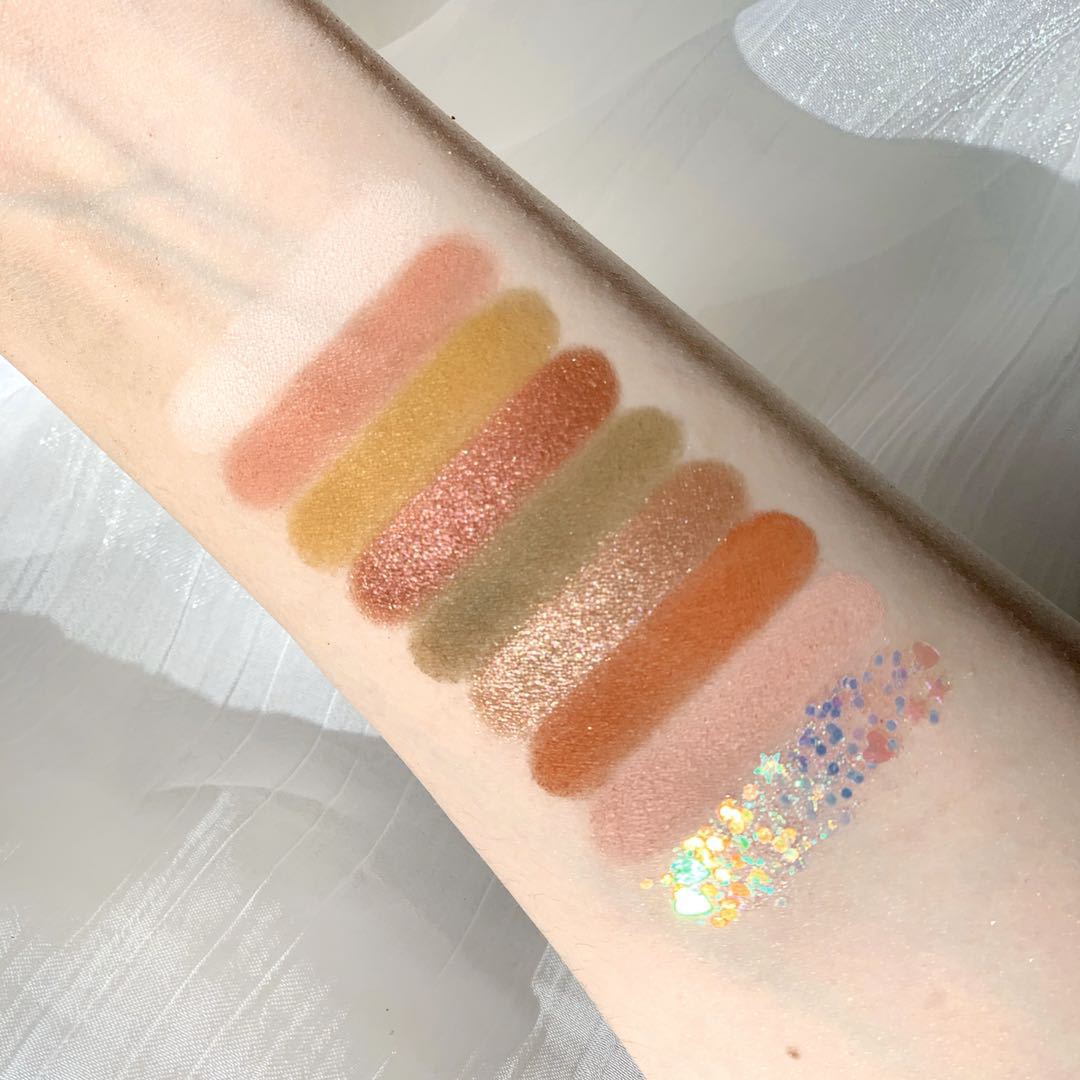 Pearl Shimmer Waterproof Eyeshadow Powder with 18 Colors